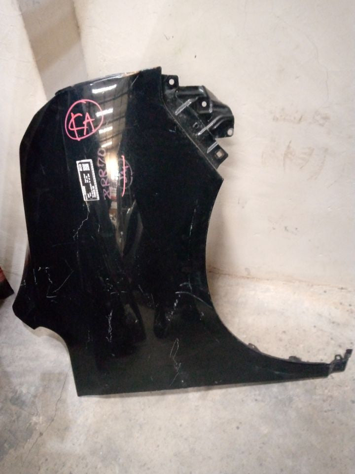 [FENDER RH]TOYOTA VOXY ZRR70 2010 3ZR-FAE FF AT 2WD #000323B550960
