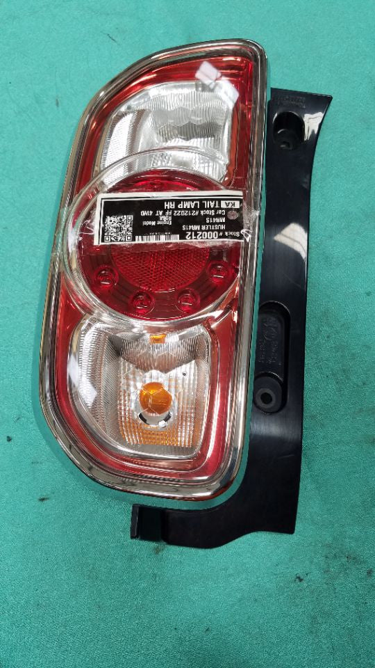 [TAIL LAMP RH]SUZUKI HUSTLER MR41S R06A FF AT 4WD #033324C000212
