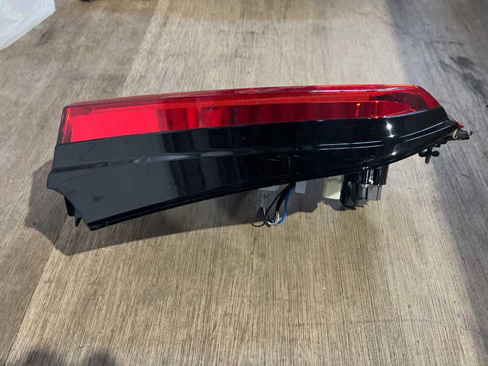 [R FINISHER LAMP RH]TOYOTA RAV4 MXAA54 M20A-FKS FF AT 2WD #0B23252003982
