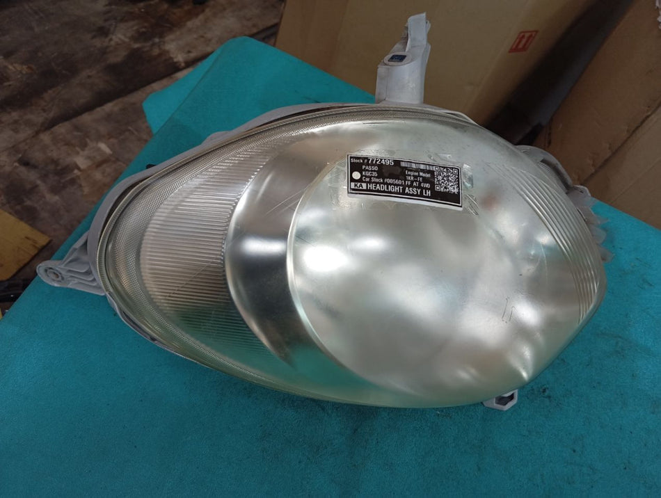 [HEADLIGHT ASSY LH]TOYOTA PASSO KGC35 2013 1KR-FE FF AT 4WD #000324B772495