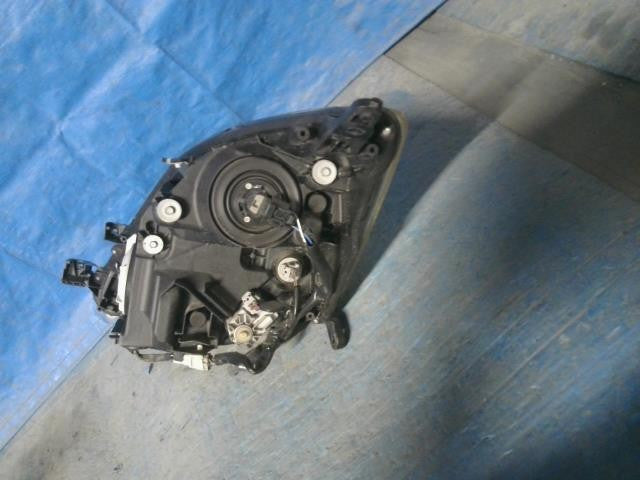 [HEADLIGHT ASSY RH]TOYOTA ISIS ZGM10G 2ZR-FAE AT 2WD #0BD3253170934