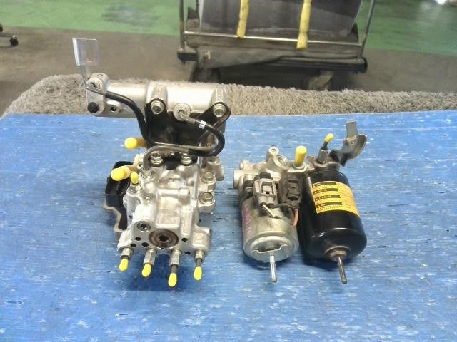 [BRAKE BOOSTER]TOYOTA PRIUS ZVW30 2ZR-FXE AT 2WD #0BD3253181207