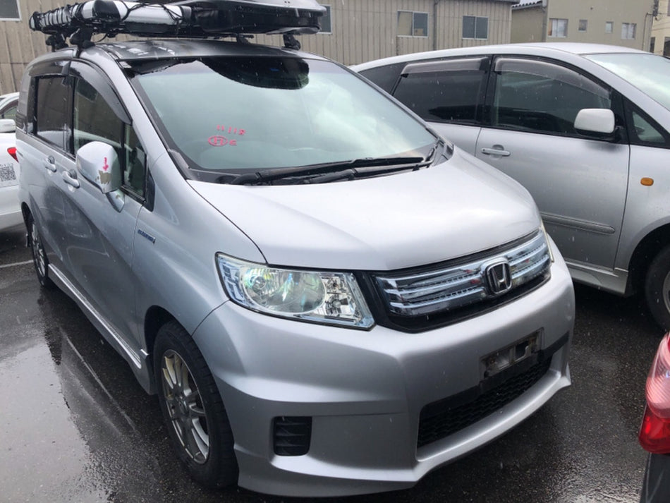 [BONNET]HONDA FREED SPIKE HYBRID GP3 2012 LEA FF AT 2WD #000324C792000