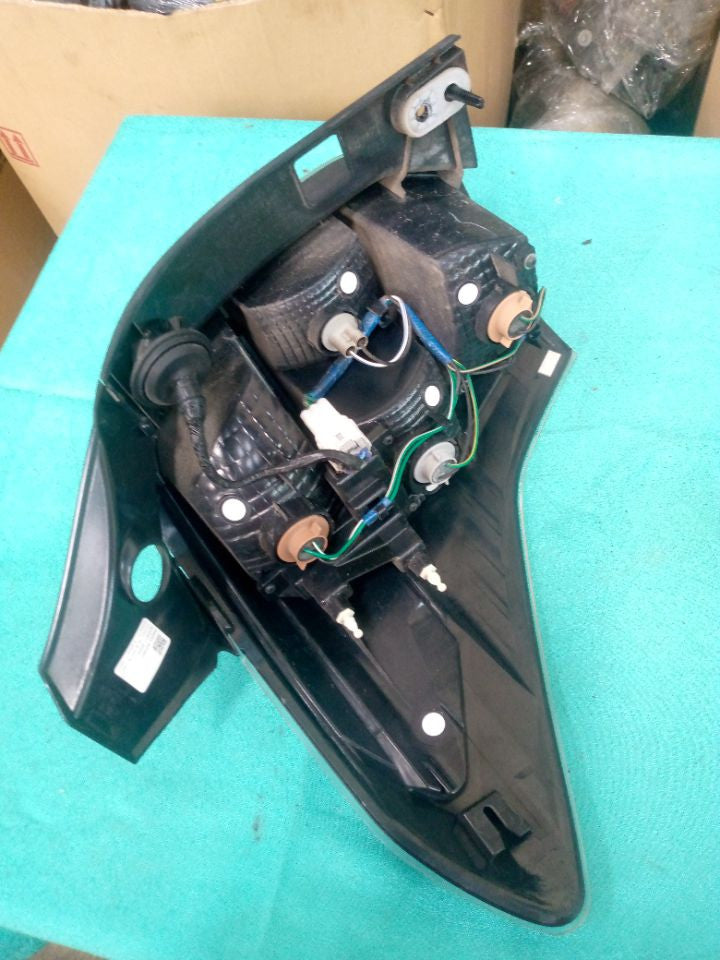 [TAIL LAMP RH]TOYOTA VITZ KSP130 2011 1KR-FE FF AT 2WD #000324A762867