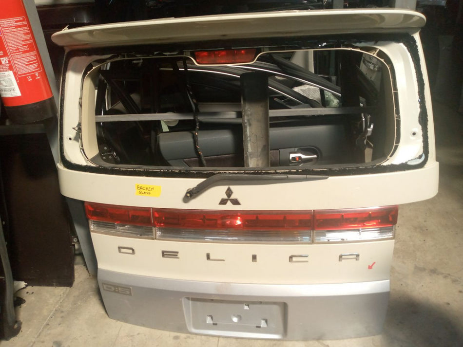 [REAR GATE]MITSUBISHI DELICA_D:5  4B12 FF AT 4WD #000324A766390
