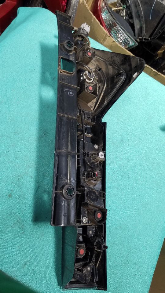 [TAIL LAMP RH]TOYOTA TANK M910A 2019 1KR-FE FF AT 4WD #000324C795358