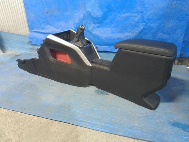 [CONSOLE BOX]TOYOTA RAIZE A200A 1KR-VET AT 2WD #0BD3253171919