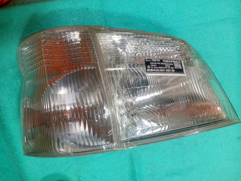 [HEADLIGHT ASSY RH]NISSAN CARAVAN VAN CQGE25 2003 KA24DE FR AT 2WD #000324A768197