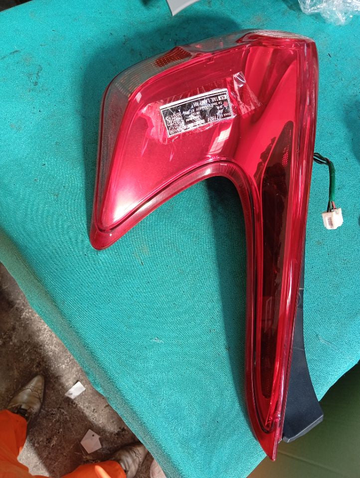 [TAIL LAMP RH]NISSAN JUKE YF15 2012 HR15DE FF AT 2WD #000324A771924