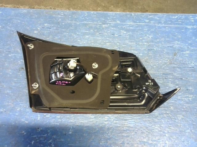 [Right finisher panel]HONDA SHUTTLE GP7 LEB AT 2WD #0BD3253178501