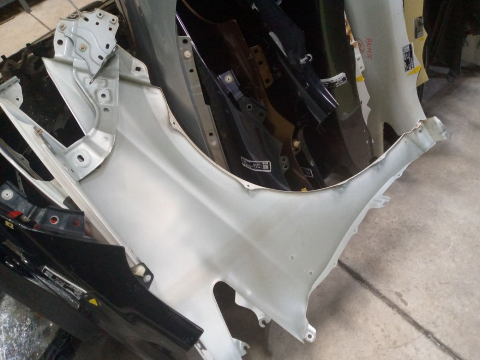 [FENDER LH]TOYOTA PRIUS ZVW30 2013 2ZR-FXE FF AT 2WD #0003236448307