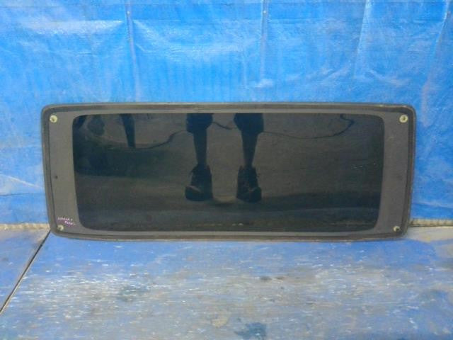 [R WINDOW GLASS]NISSAN NV350 CARAVAN VAN VW6E26 YD25DDTi AT 4WD #0BD3253172849