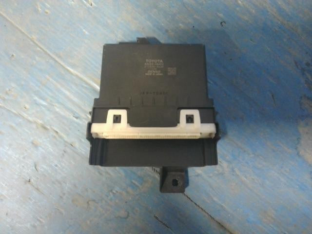 [A / C COMPUTER]TOYOTA VOXY ZRR80G 3ZR-FAE AT 2WD #0BD3253171246