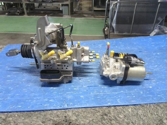 [BRAKE BOOSTER]TOYOTA PRIUS PHV ZVW35 2ZR-FXE AT 2WD #0BD3253177116