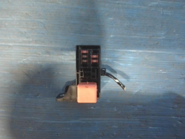 [FUSE BOX]TOYOTA YARIS MXPH10 M15A-FXE AT 2WD #0BD3253171018