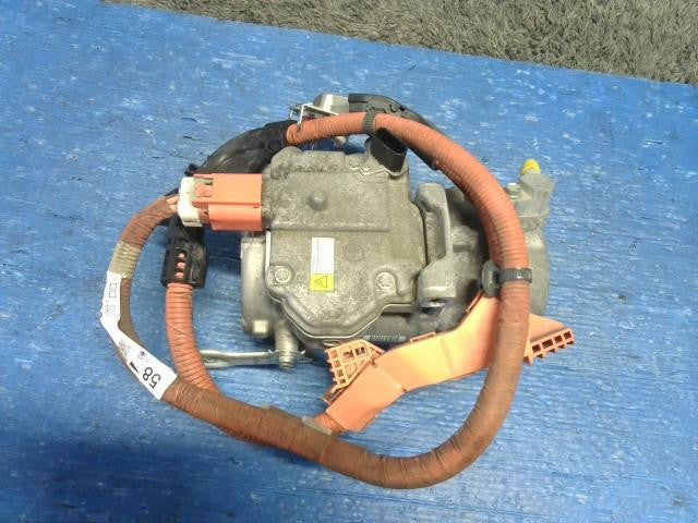 [A/C COMPRESSOR]TOYOTA NOAH ZWR80G 2ZR-FXE AT 2WD #0BD3253180599