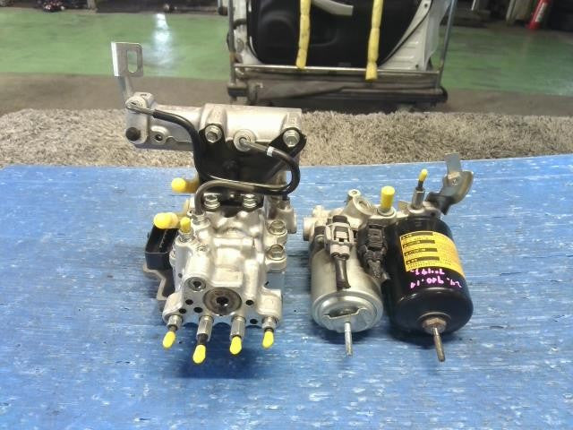 [BRAKE BOOSTER]TOYOTA PRIUS ZVW30 2ZR-FXE AT 2WD #0BD3253181686