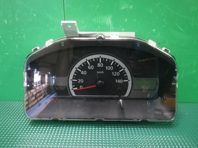 [SPEEDOMETER]MITSUBISHI MINICAB VAN U61V 3G83 AT 2WD #0EV3253000800