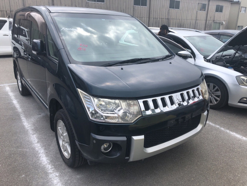 [R FINISHER PANEL]MITSUBISHI DELICA_D:5 CV5W 2007 4B12 FF AT 4WD #0003248728966