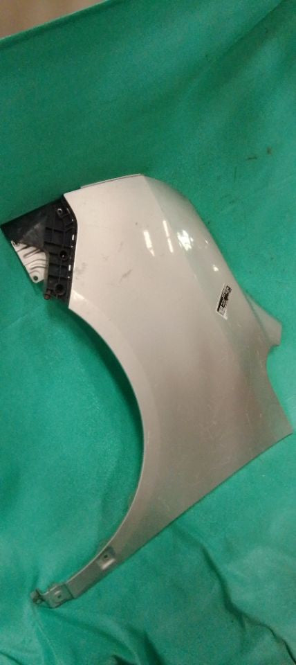 [FENDER LH]TOYOTA VOXY ZRR70W 2009 3ZR-FAE FF AT 2WD #000324C802522