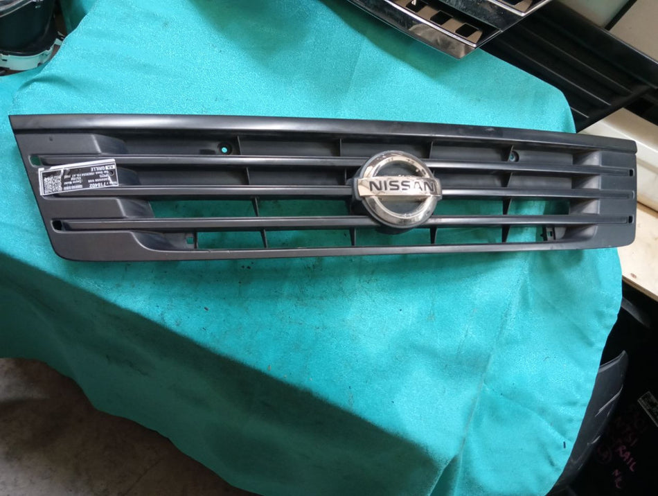 [GRILLE]NISSAN CARAVAN VAN VPE25 2001 KA20DE FR AT 2WD #0003247718402