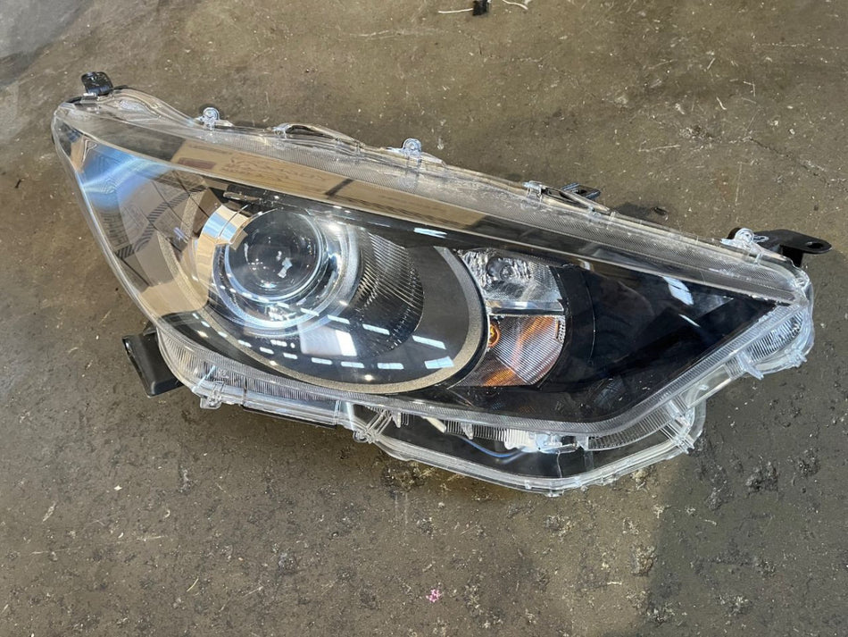 [HEADLIGHT ASSY RH]TOYOTA YARIS MXPA10 M15A-FKS FF AT 2WD #0B23251003964