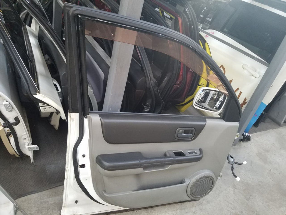 [F DOOR ASSY LH]NISSAN X-TRAIL NT30 2001 QR20DE FF AT 4WD #0003245670760
