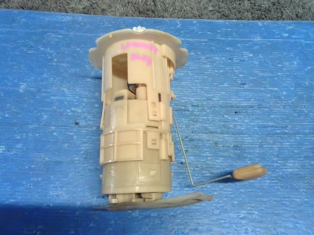 [FUEL PUMP]NISSAN ELGRAND E51 VQ35DE AT 2WD #0BD3253174361