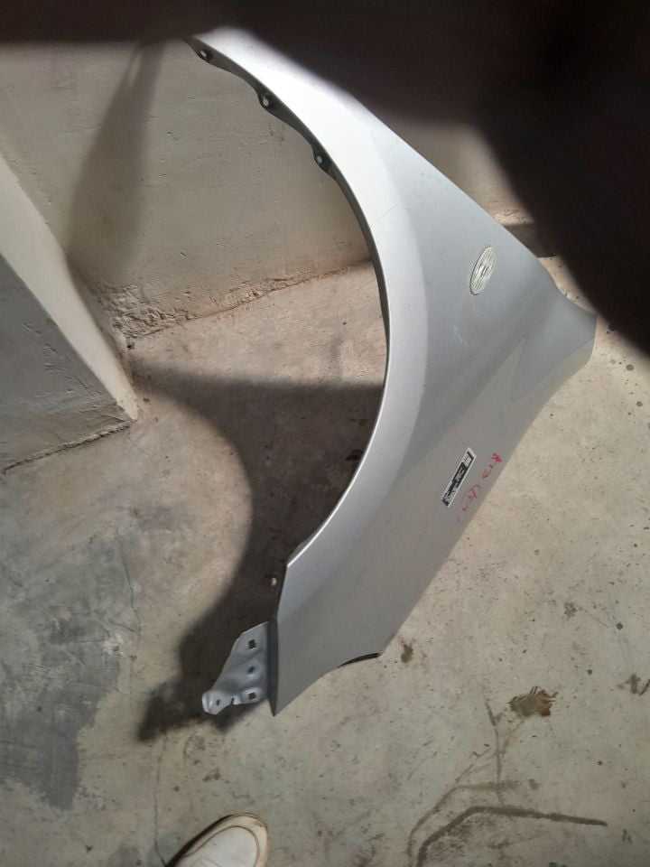 [FENDER RH]NISSAN MARCH K13 2015 HR12DE FF AT 2WD #000323B552536