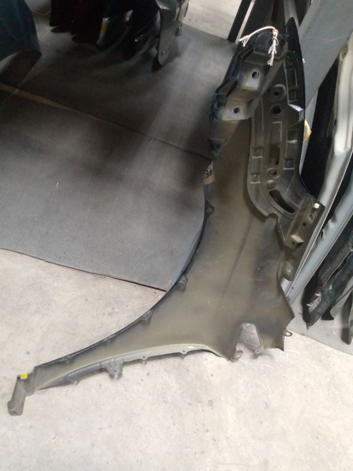 [FENDER RH]TOYOTA AVENSIS WAGON ZRT272 2013 3ZR-FAE FF AT 2WD #0003242602316