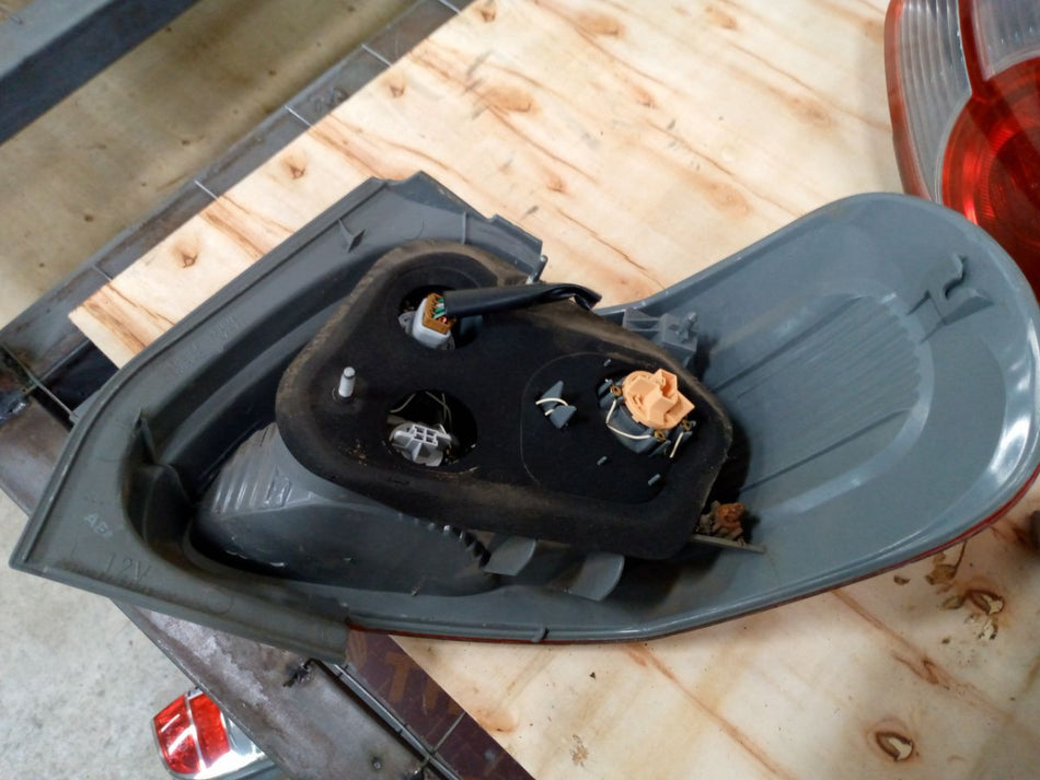 [TAIL LAMP LH]TOYOTA PORTE NNP15 2012 1NZ-FE FF AT 4WD #0003243617268