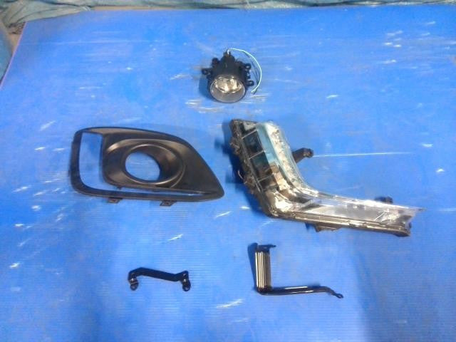 [FOG LAMP RH]SUZUKI SWIFT ZC72S K12B AT 2WD #0BD3253172555