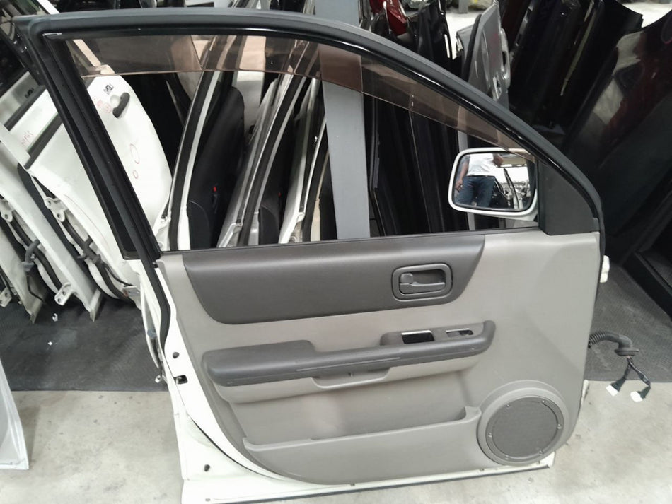[F DOOR ASSY LH]NISSAN X-TRAIL NT30 2005 QR20DE FF AT 4WD #000323C558486