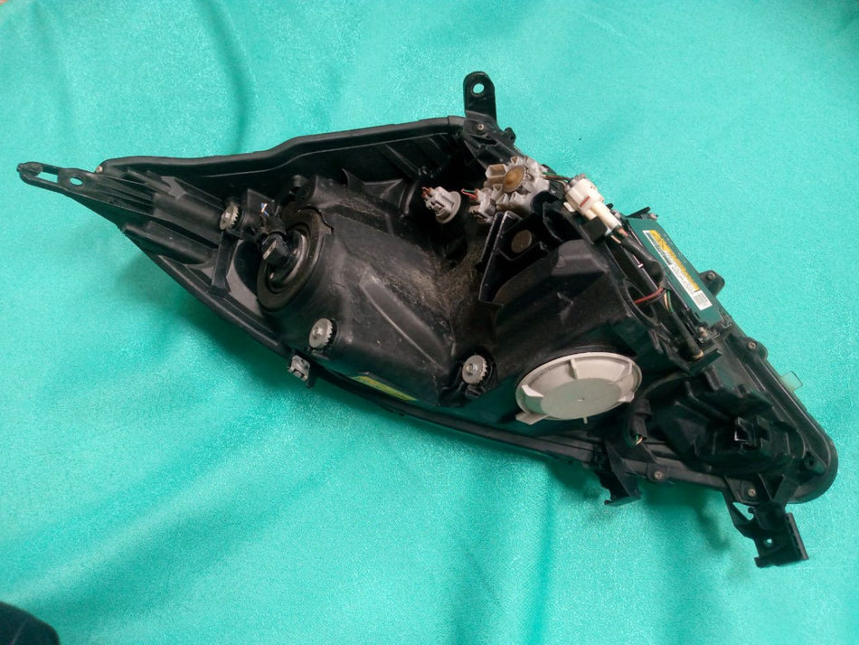 [HEADLIGHT ASSY RH]TOYOTA ISIS ZGM10 2011 2ZR-FAE FF AT 2WD #0003247701984