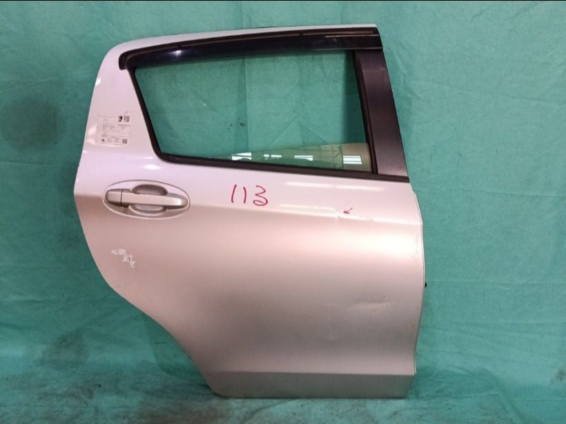 [R DOOR ASSY RH]TOYOTA VITZ KSP130 2013 1KR-FE FF AT 2WD #0003264074657