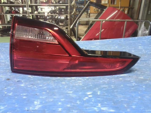 [Right finisher panel]AUDI A4 AVANT 8WCVN CVN AT 2WD #0BD3253174314