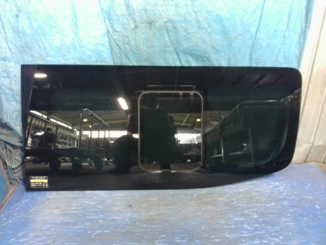 [R DOOR GLASS RH]NISSAN NV350 CARAVAN VAN VW6E26 YD25DDTi AT 4WD #0BD3253176733
