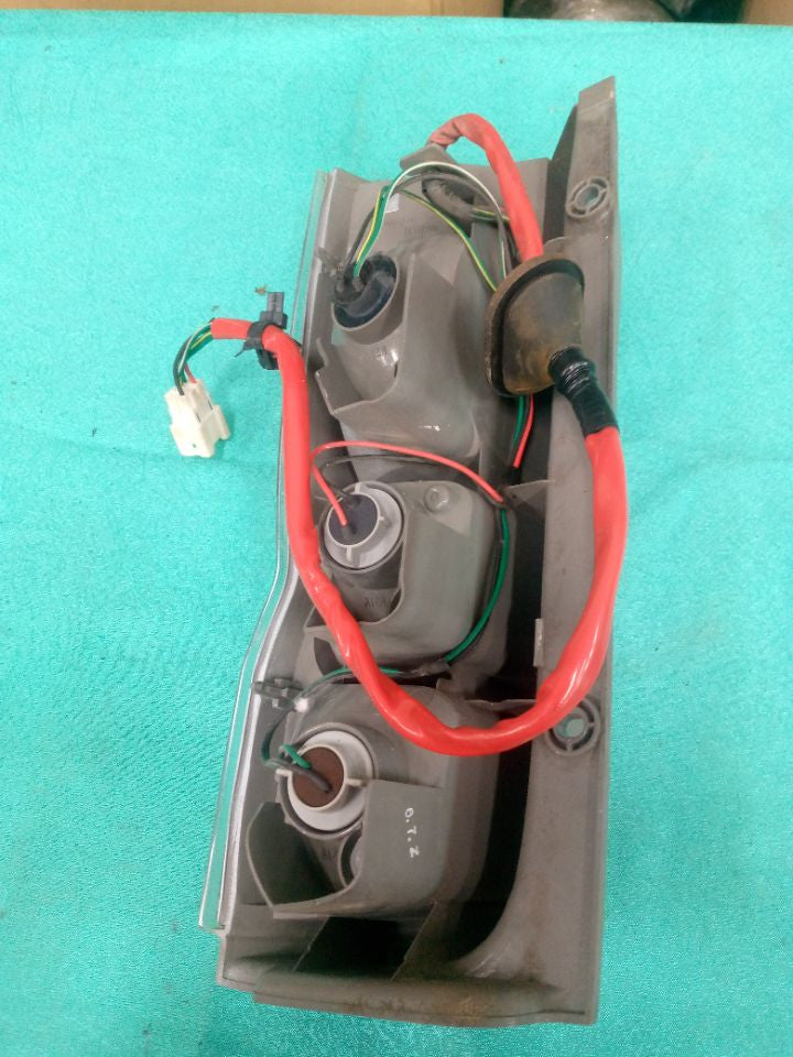 [TAIL LAMP LH]NISSAN CARAVAN VAN VPE25 2006 KA20DE FR MT 2WD #000324A768185
