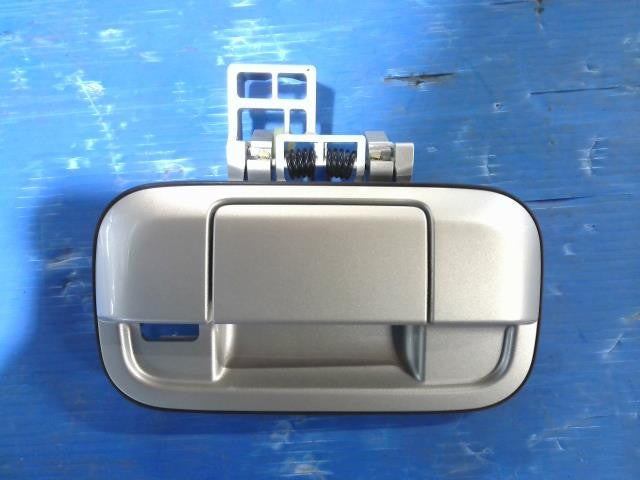 [Outer handle]SUZUKI EVERY VAN DA17V R06A AT 2WD #0BD3253176730