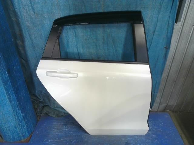 [Right R door panel]HONDA FIT GR3 LEB AT 2WD #0BD3253174514