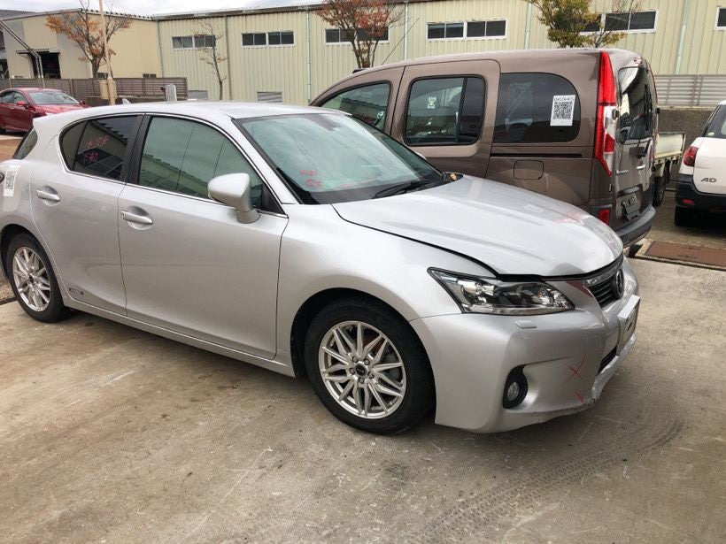 [FENDER LH]LEXUS CT ZWA10 2012 2ZR-FXE FF AT 2WD #000324B790474