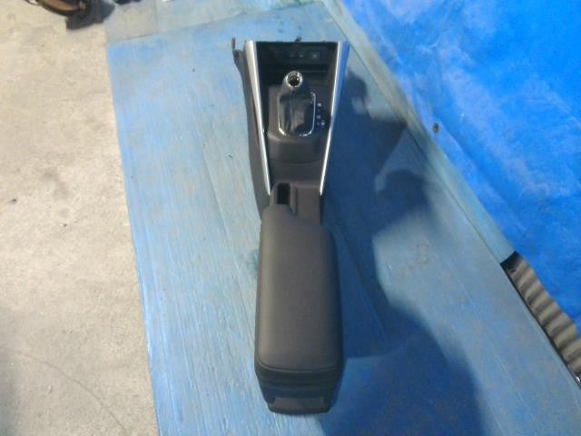[CONSOLE BOX]TOYOTA RAIZE A200A 1KR-VET AT 2WD #0BD3253171919