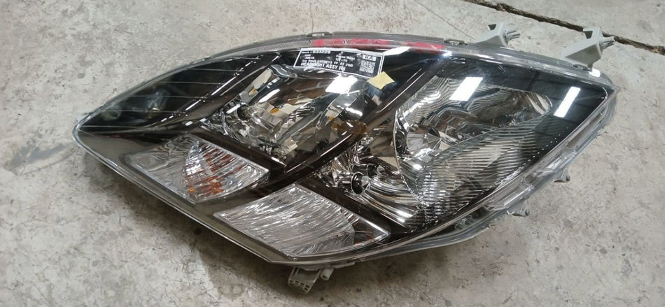 [HEADLIGHT ASSY RH]TOYOTA ISIS ZNM10 2005 1ZZ-FE FF AT 2WD #0003243633228