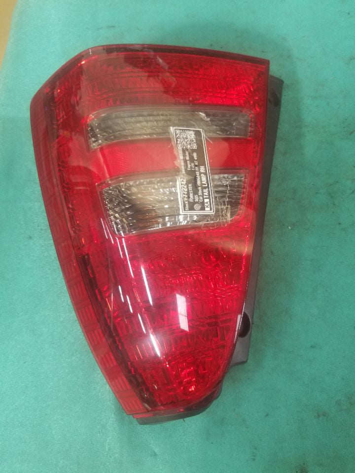 [TAIL LAMP RH]SUBARU FORESTER SG5 2003 EJ20 FF AT 4WD #000324A772242