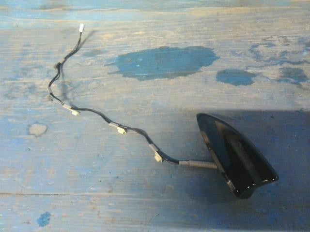 [ANTENNA]HONDA VEZEL RV5 LEC AT 2WD #0BD3253171217
