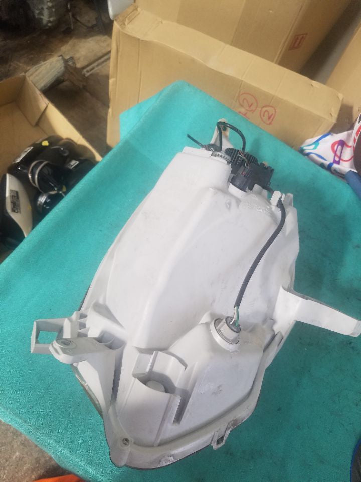[HEADLIGHT ASSY RH]TOYOTA PASSO KGC35 2013 1KR-FE FF AT 4WD #000324B772538