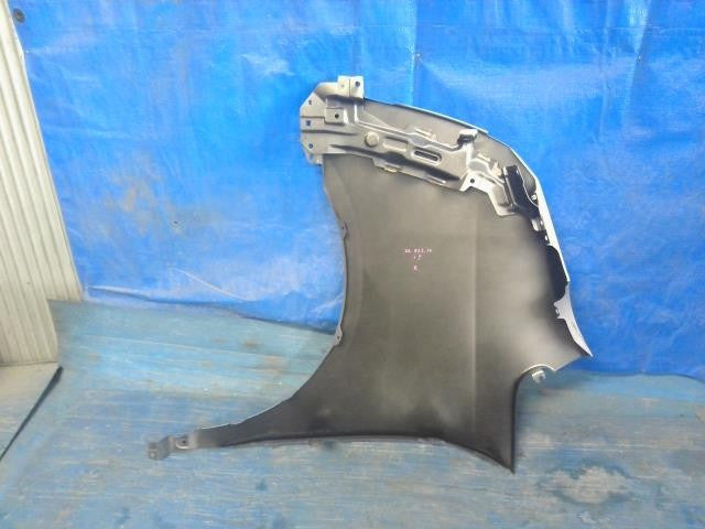 [FENDER RH]TOYOTA NOAH ZRR75G 3ZR-FE AT 4WD #0BD3253171108