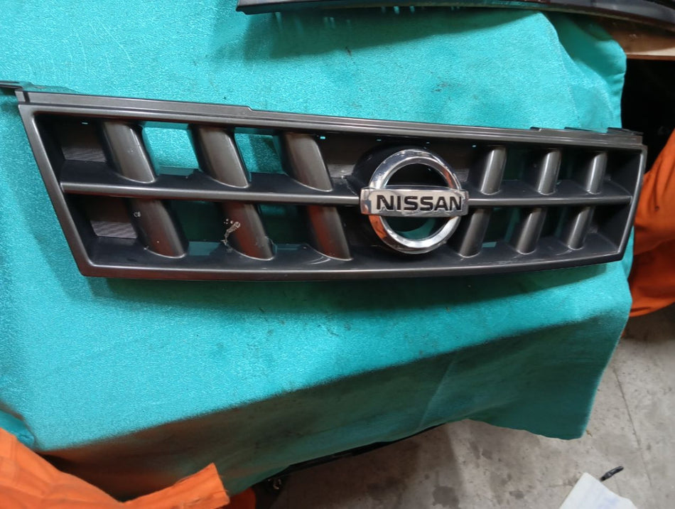 [GRILLE]NISSAN X-TRAIL TNT31 2010 QR25DE FF AT 4WD #000324B772710