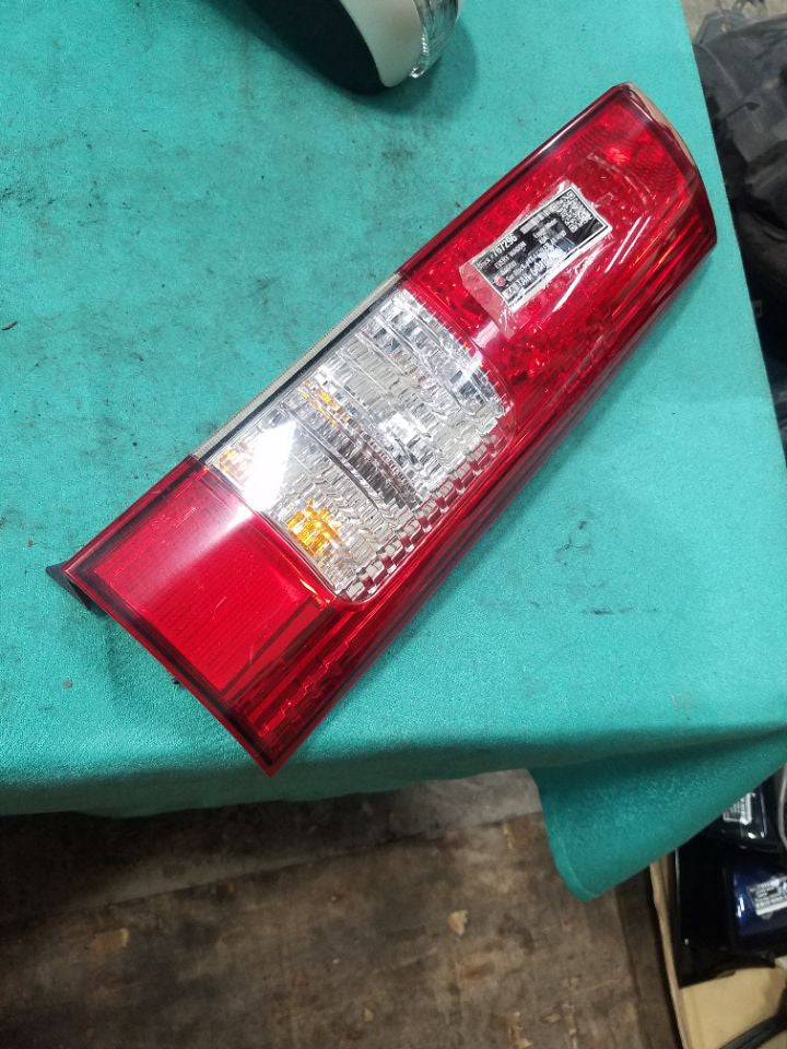 [TAIL LAMP RH]SUZUKI EVERY VAN DA64W改 K6A FF AT 2WD #000324A767296