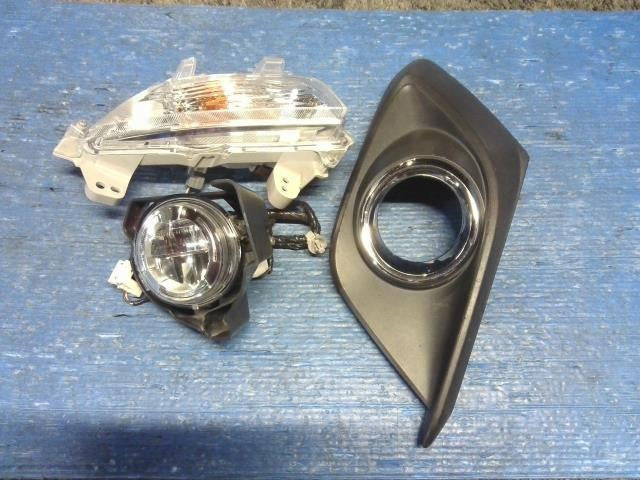 [FOG LAMP RH]MAZDA AXELA SPORT BM2FS SH-VPTR AT 2WD #0BD3253182880